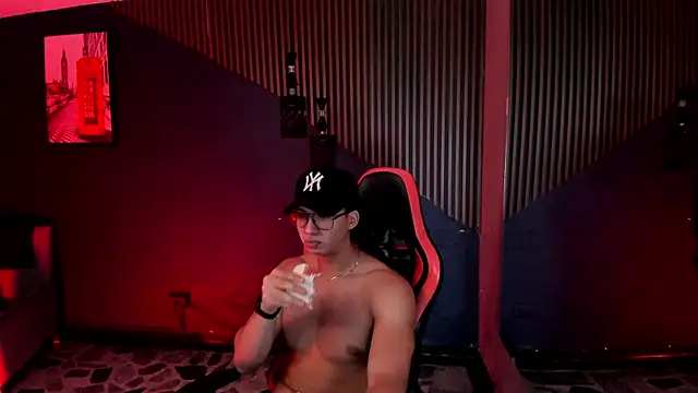 Czat XXX na żywo – Axxel_Muscle