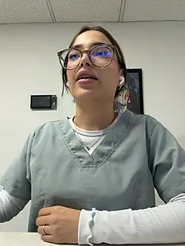 Sweet_Milaa1: απευθείας συνομιλία ΧΧΧ