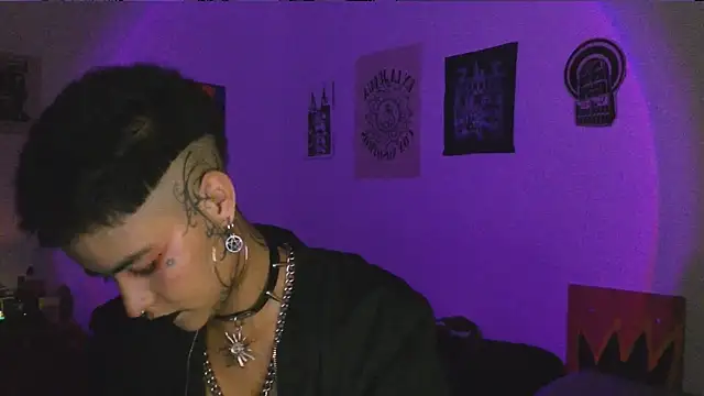 alex_one888 – Naživo XXX chat
