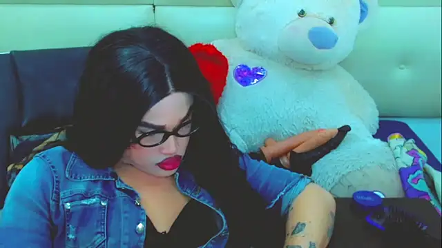 NharaBigCock's Live XXX Chat