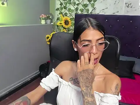 KarlaSlutSkinny__ Chat XXX in diretta