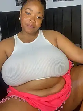 LunaCovenn's Live XXX Chat