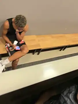 yoursexyjose Show in webcam