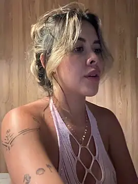Emilia_Bakerr's Live XXX Chat