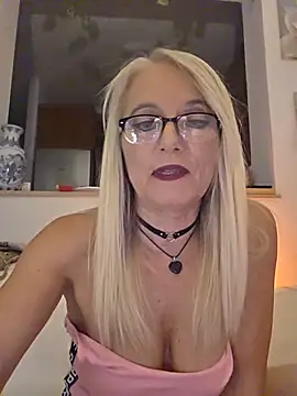 DIAMANTE64 élő XXX-chatje