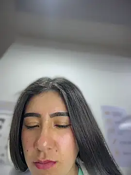 CAROLINE__07 Chat XXX in diretta