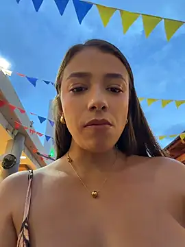 Hall_16 Live XXX-chat