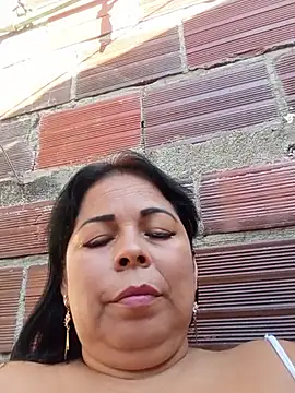 Chat XXX en directo de Mother-Big-tits