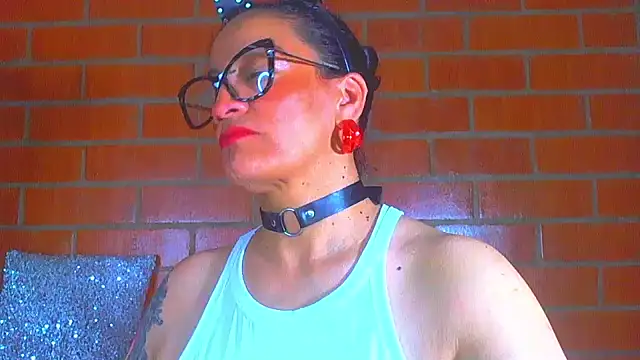 Taylor-hardcore – Naživo XXX chat