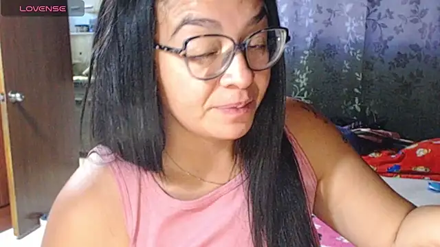 Chat +18 de miia-big1boobs_ ao vivo