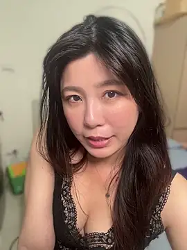 vivi131927のライブXXXチャット