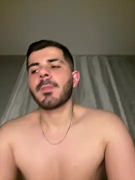 Kissbiceps Adlı Modelin Web Kamerası Şovu