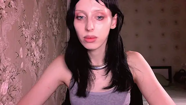 Sora100000 Adlı Modelin Canlı XXX Sohbeti