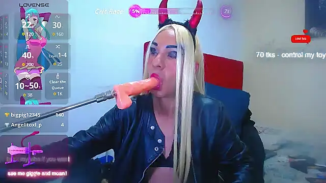 blondehot5v Show in webcam