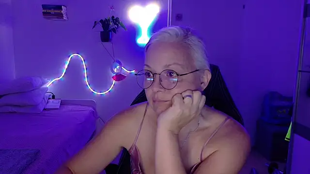 Chat +18 de Linsy_Kim ao vivo