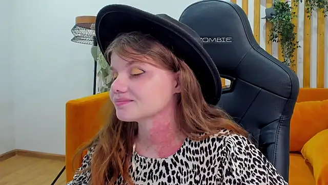 ChloeHalses' Live XXX Chat