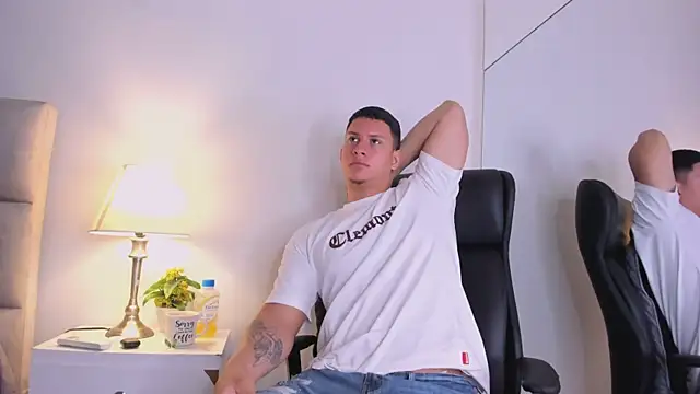 Chriss_Diamond Live XXX-Chat