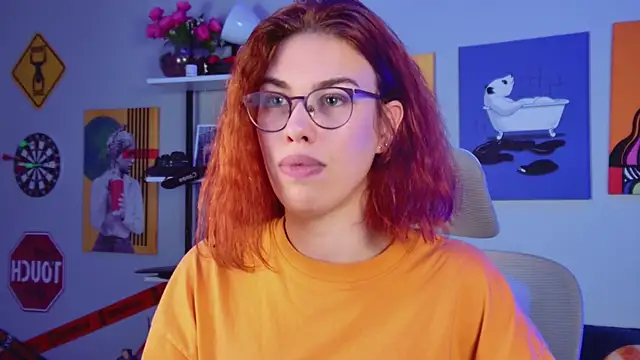 צ'אט XXX בשידור חי של SeraphineDuskryn
