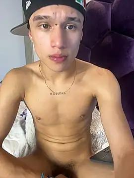 Dominik_Souza Adlı Modelin Canlı XXX Sohbeti