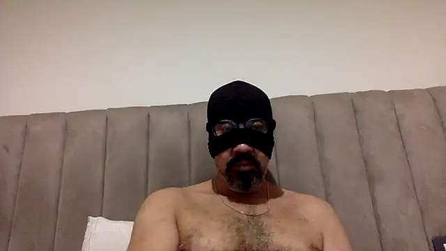 Chat +18 de CaiBull ao vivo