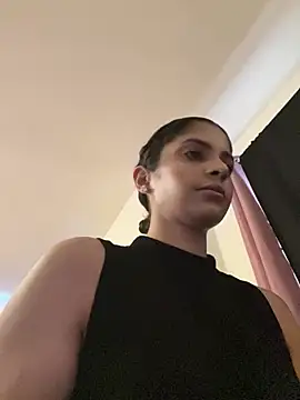 karlatiburcio Adlı Modelin Canlı XXX Sohbeti