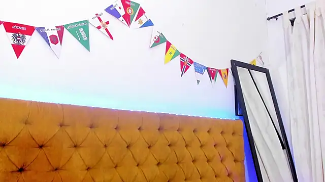 Katty_West – Naživo XXX chat