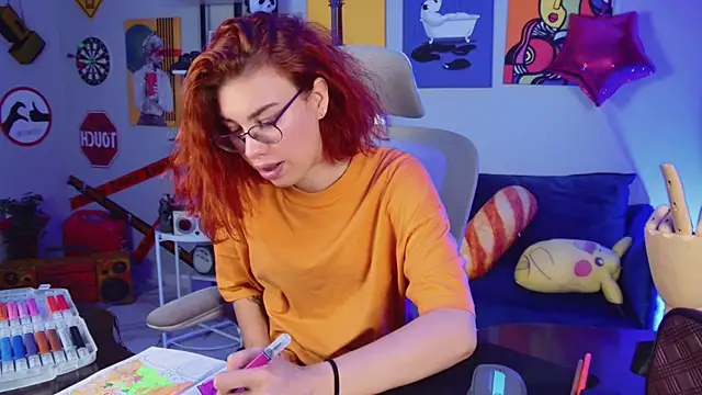 SeraphineDuskryn's Live XXX Chat