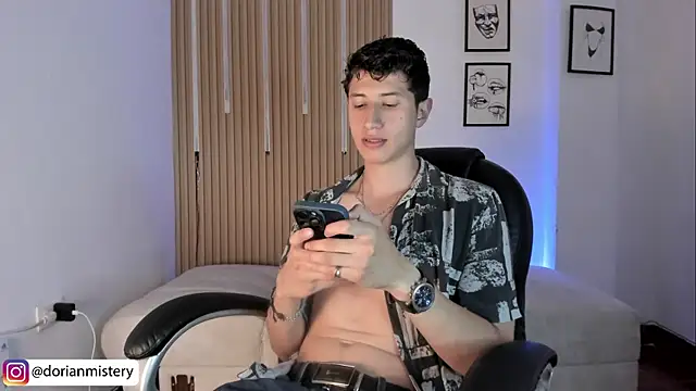 Dorianmistery2322_ Show Webcam