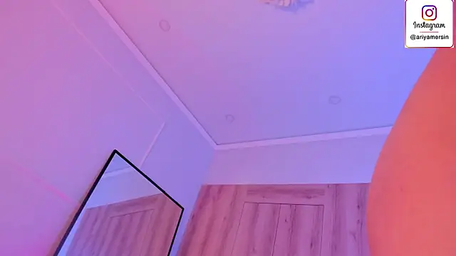 צ'אט XXX בשידור חי של ariyastar
