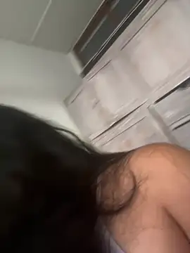 EmilyNoir1のライブXXXチャット
