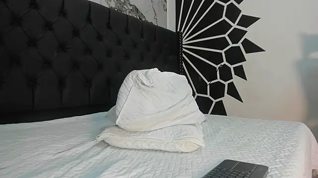 MathewAdamss' Live XXX Chat
