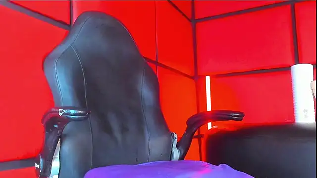 XXX chat uživo modela Daniel_huge22
