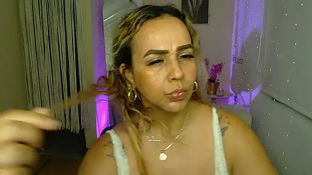 Chat XXX ao vivo de Aunty_milf