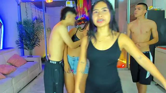 แชท XXX สดของ stangirls_