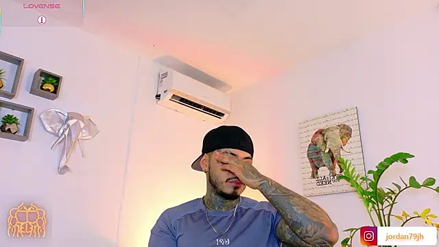 Czat XXX na żywo – JordanSmiith_