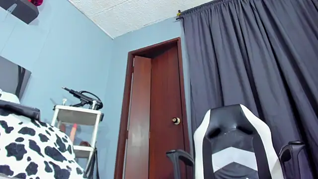 Coco_Kiss Chat XXX live