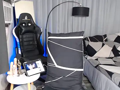 Chat XXX Live alexsuckable01