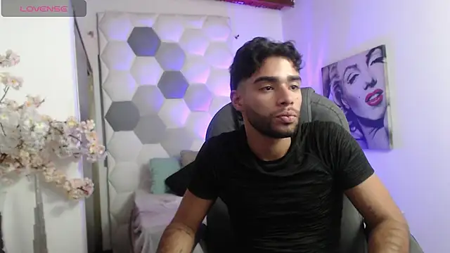 צ'אט XXX בשידור חי של AlejandroGreco