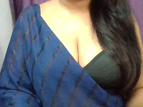shikha111 Adlı Modelin Canlı XXX Sohbeti