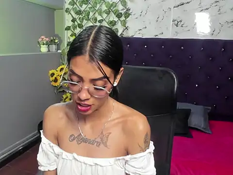 KarlaSlutSkinny__ Adlı Modelin Canlı XXX Sohbeti
