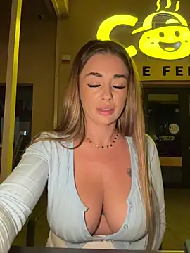 IsabellaEtthan Adlı Modelin Canlı XXX Sohbeti