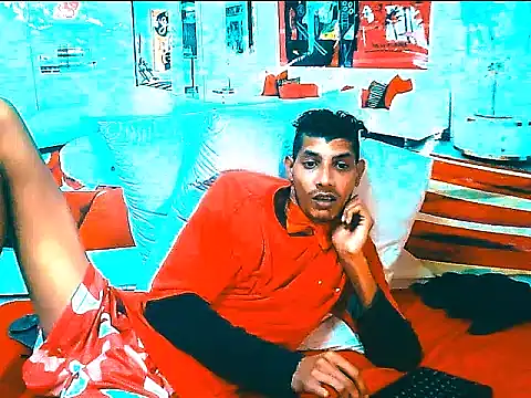 Chat +18 de IndianSavageMale ao vivo