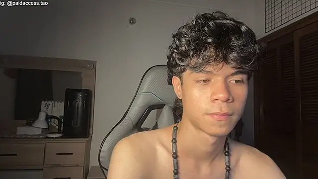 Chat XXX en directo de OopsAgain_