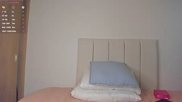 little_caro 现场XXX聊天