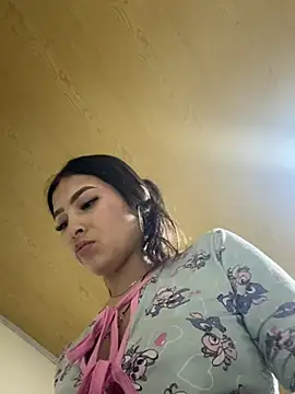 Itze_Mua Chat XXX in diretta