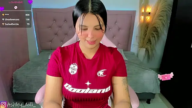 Ashley_dolll Adlı Modelin Canlı XXX Sohbeti