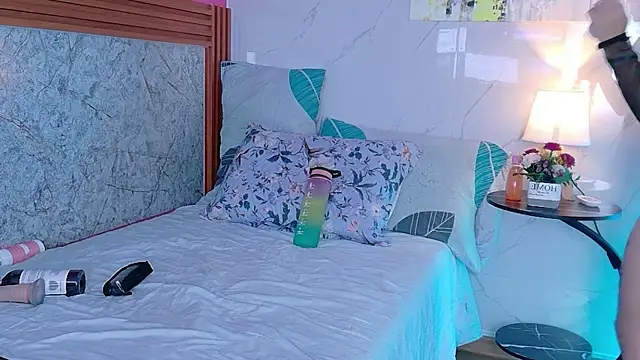 Онлайн чат XXX littleaprill