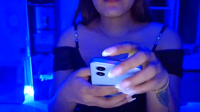 Czat XXX na żywo – _Maanvi_