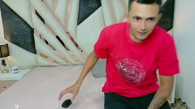 LunaySebastian Show in webcam
