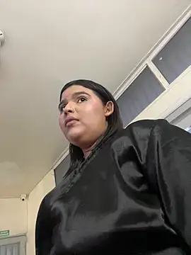 Lia_sexx Adlı Modelin Canlı XXX Sohbeti